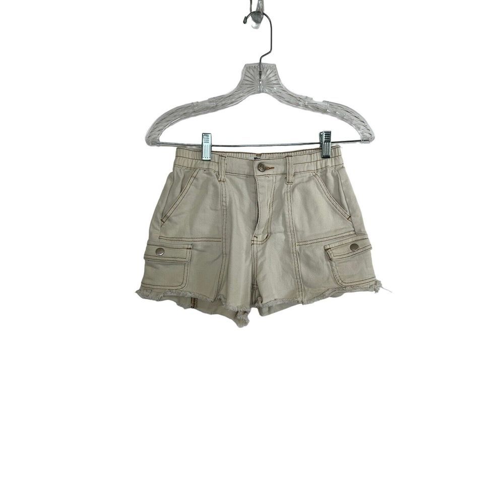 Madden NYC Size XS Elastic Waist White Cargo Raw Hem Jean Shorts‎